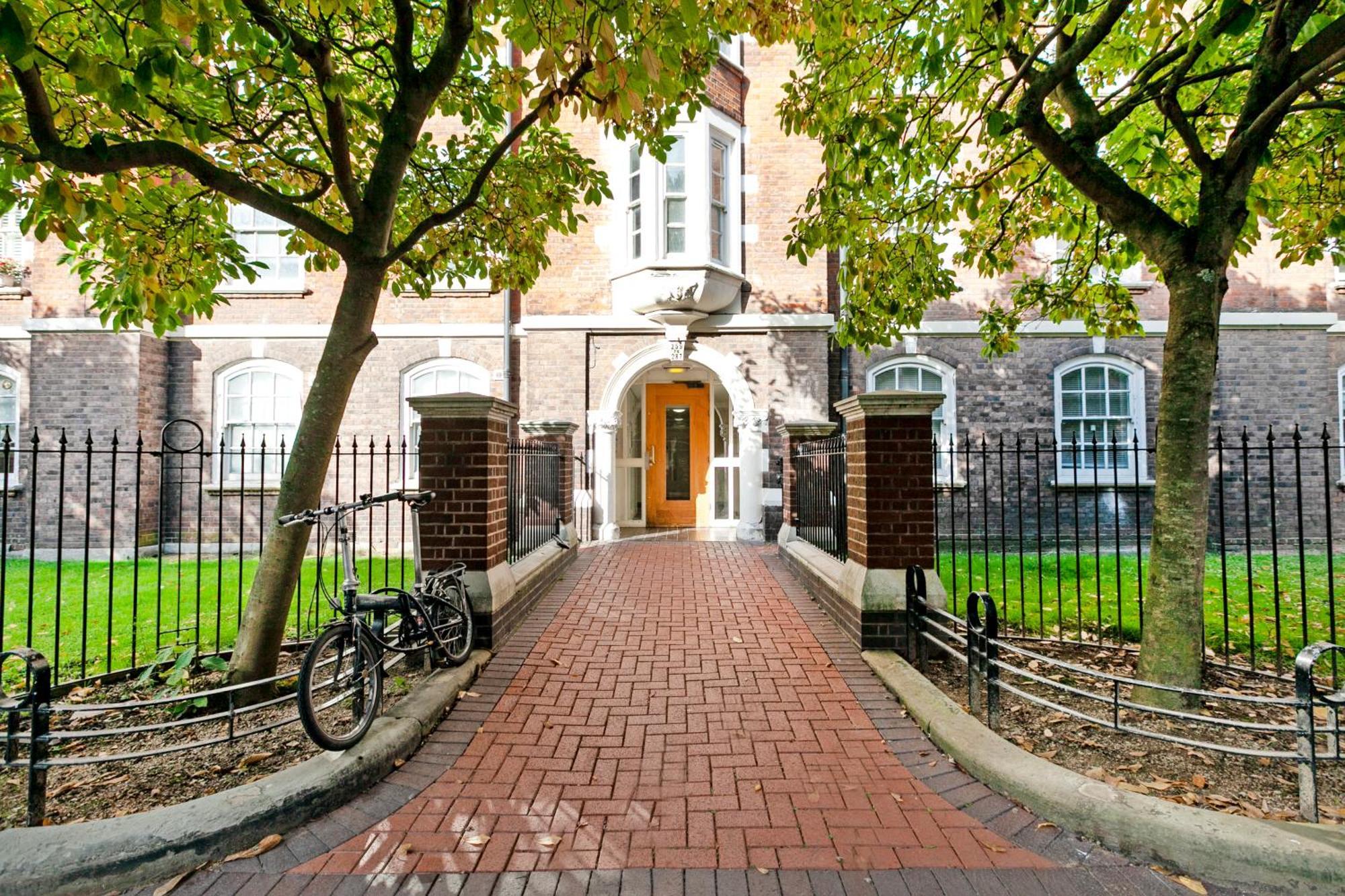 Beautiful 3 Bedroom Flat In Scott Ellis Gardens London Exterior foto