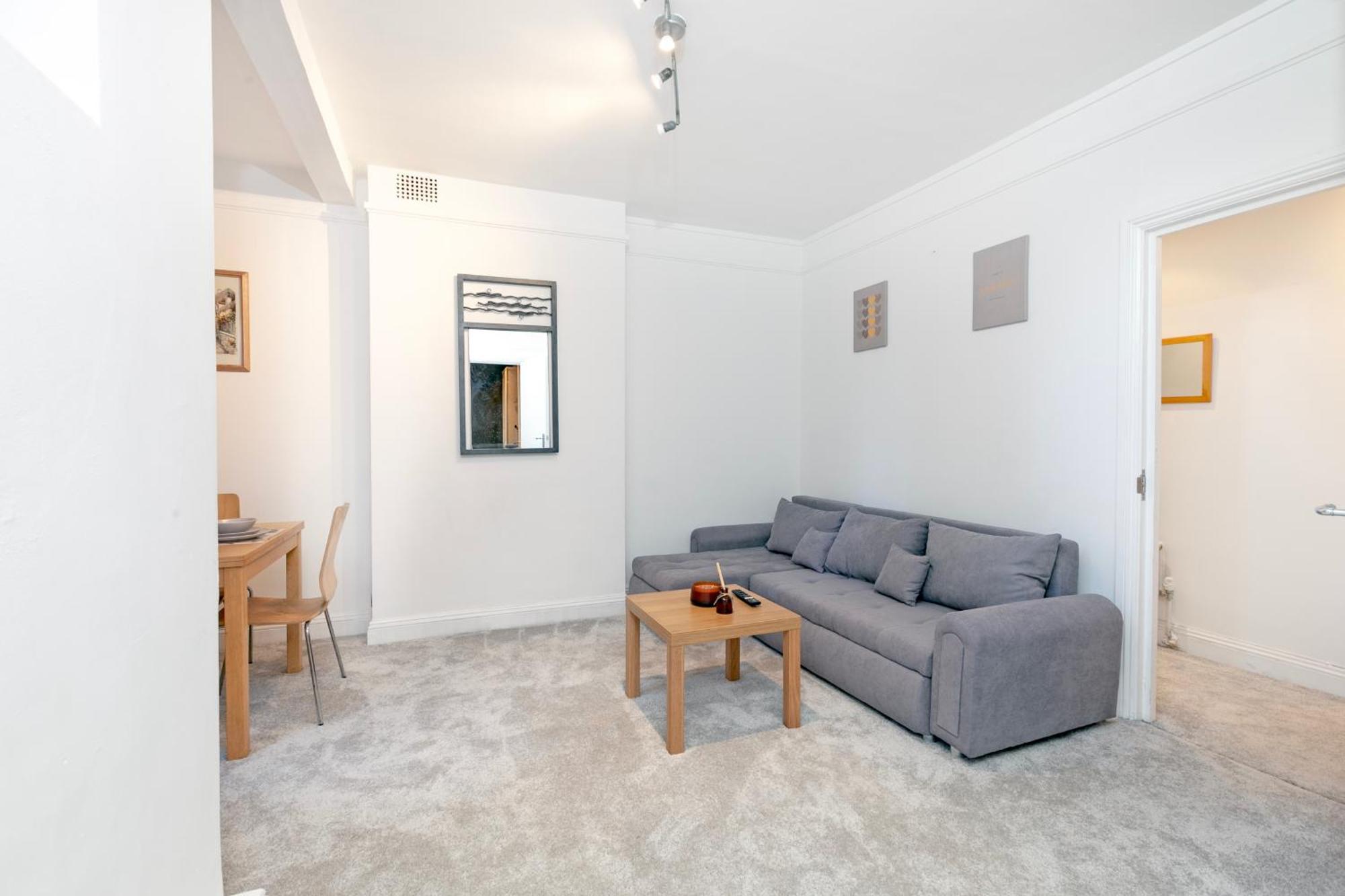 Beautiful 3 Bedroom Flat In Scott Ellis Gardens London Exterior foto