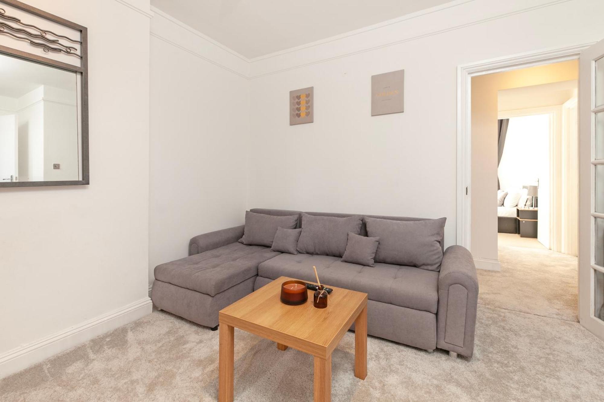 Beautiful 3 Bedroom Flat In Scott Ellis Gardens London Exterior foto