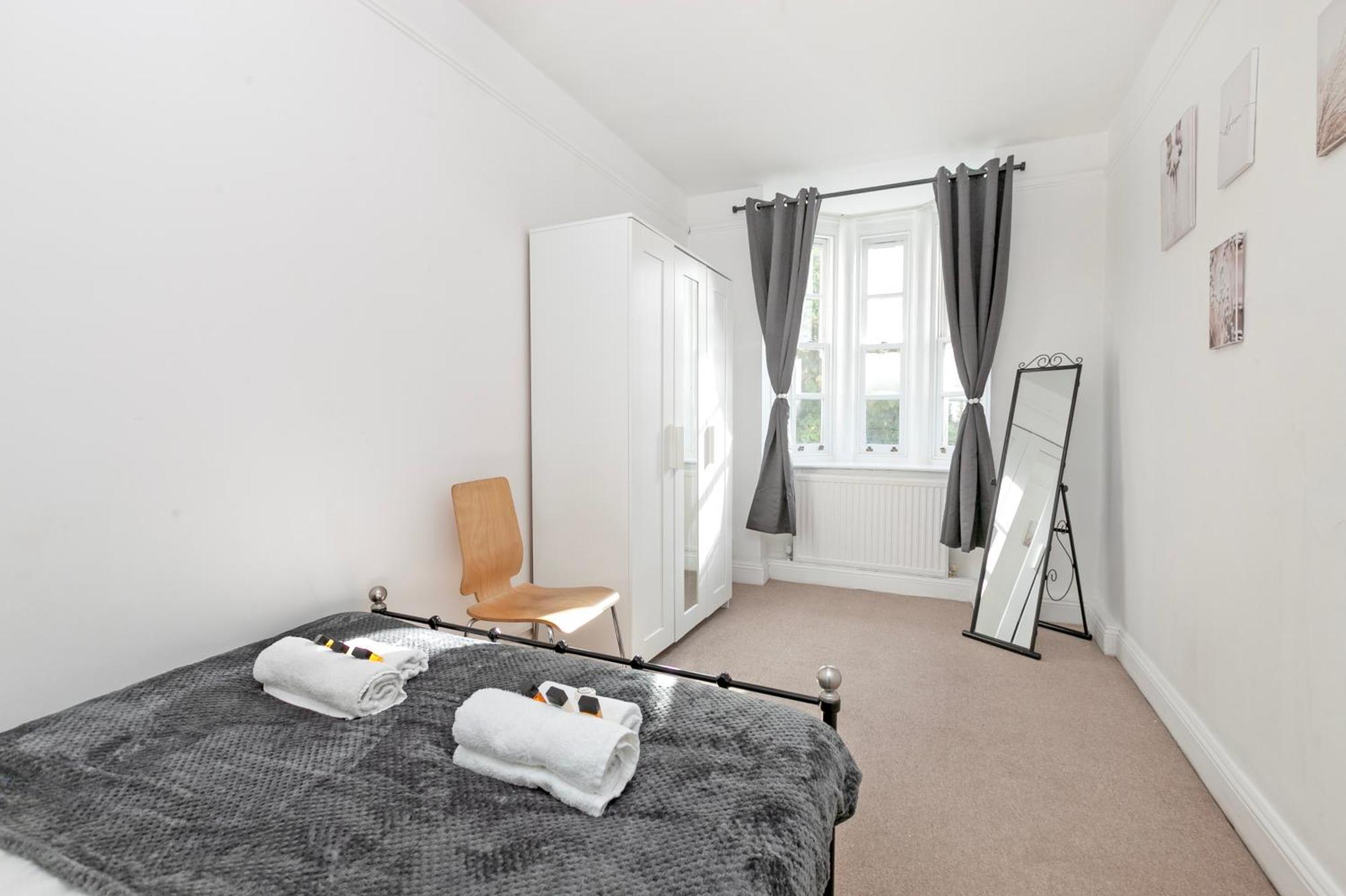 Beautiful 3 Bedroom Flat In Scott Ellis Gardens London Exterior foto