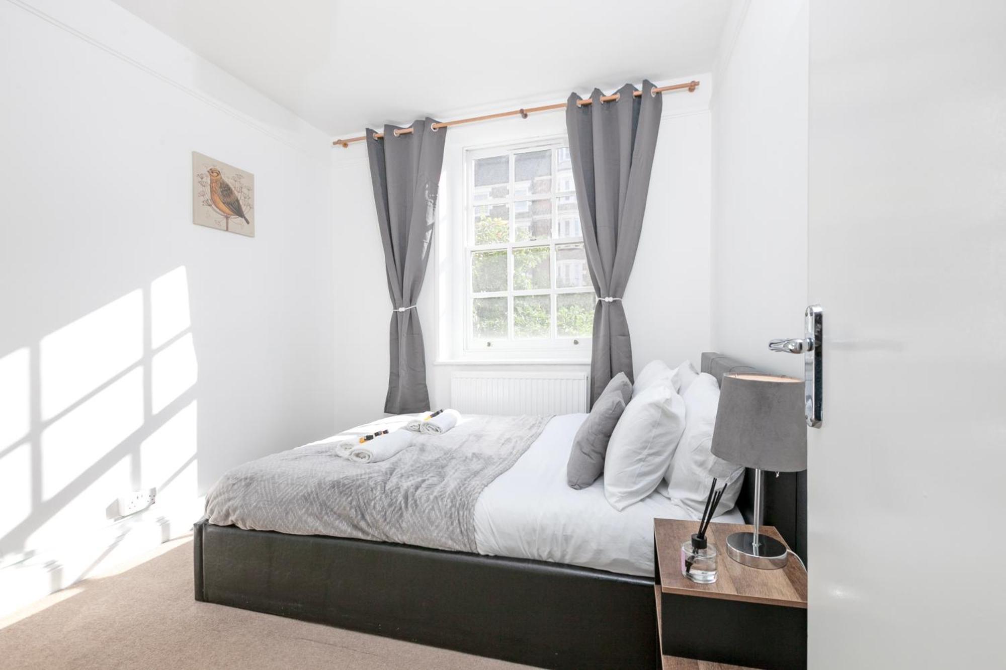 Beautiful 3 Bedroom Flat In Scott Ellis Gardens London Exterior foto